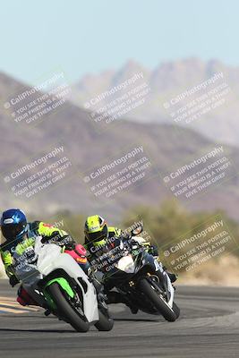 media/Oct-30-2025-Racers Edge (Thu) [[dabbdaf680]]/3-B Group/Session 2 (Turn 14)/